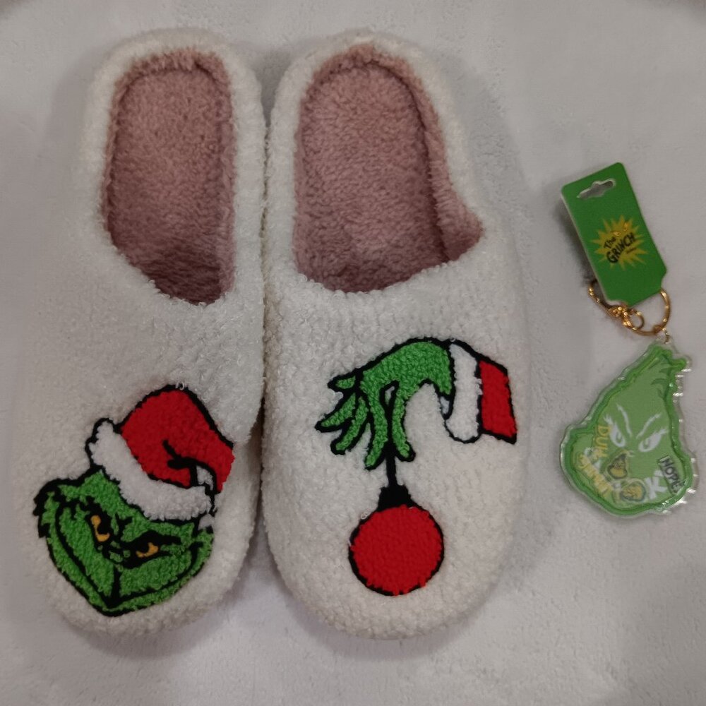 Dr. Seuss The Grinch Christmas slippers with Keychain brand new size 7 womans - Picture 1 of 4